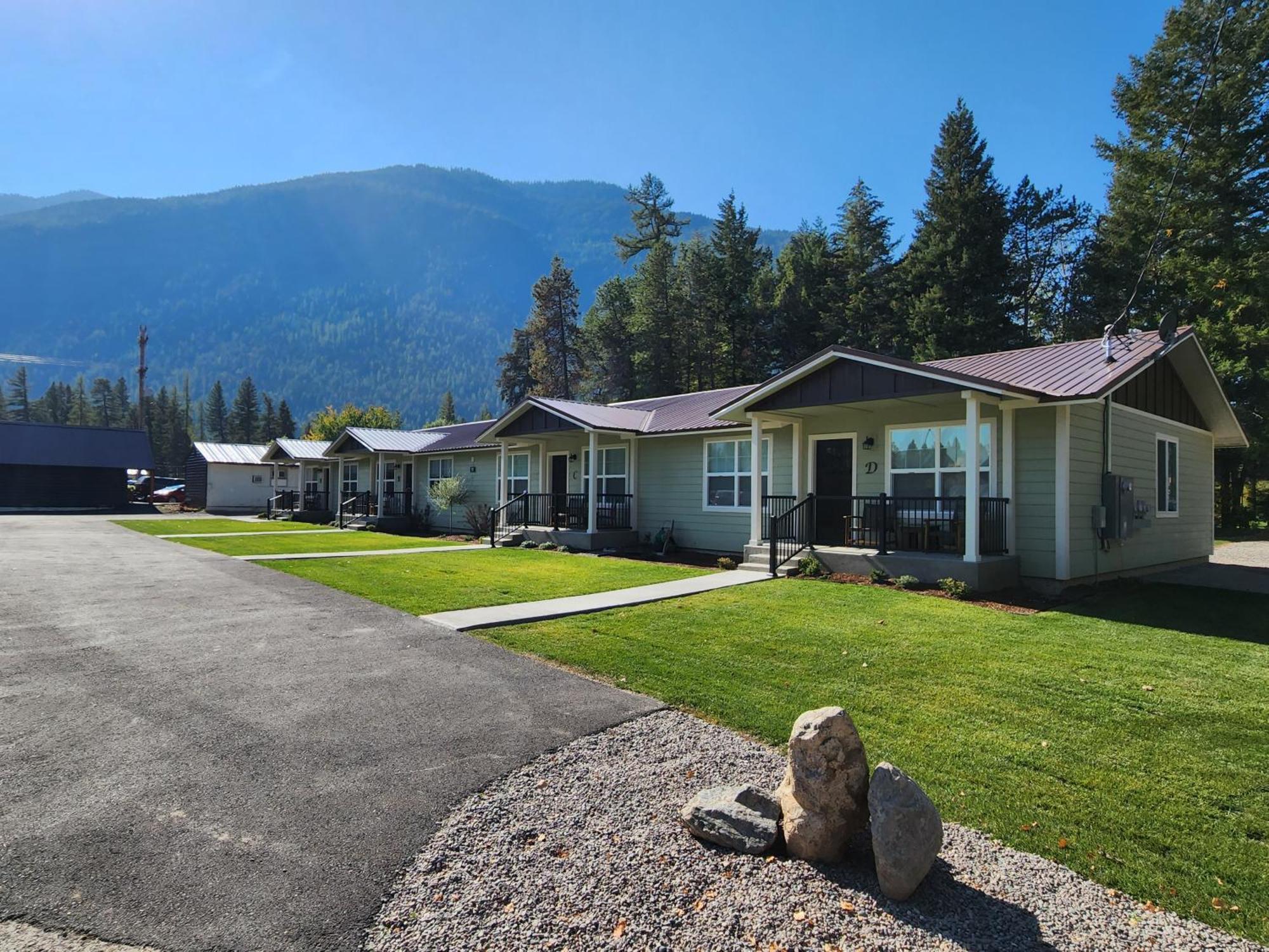 Beargrass Lodging & Rv Resort Hungry Horse Екстериор снимка