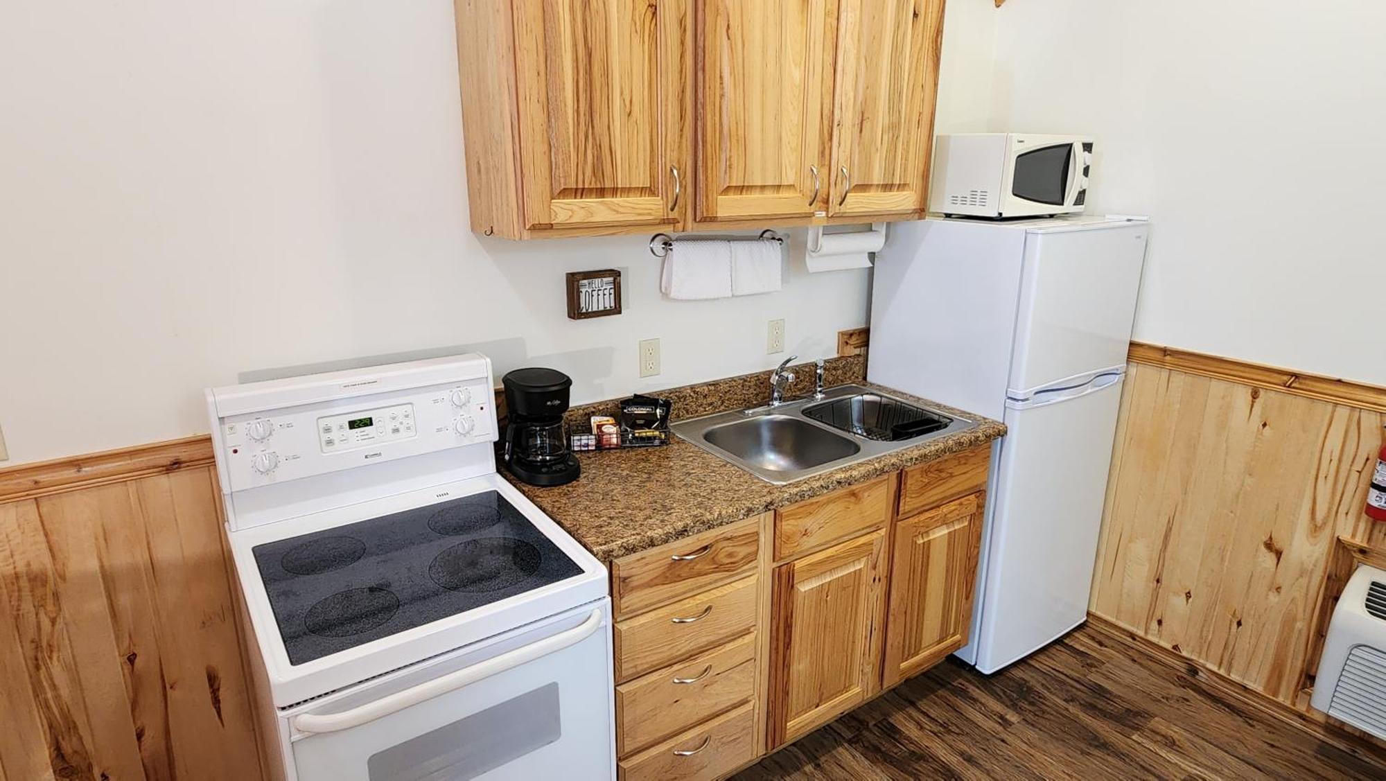 Beargrass Lodging & Rv Resort Hungry Horse Екстериор снимка