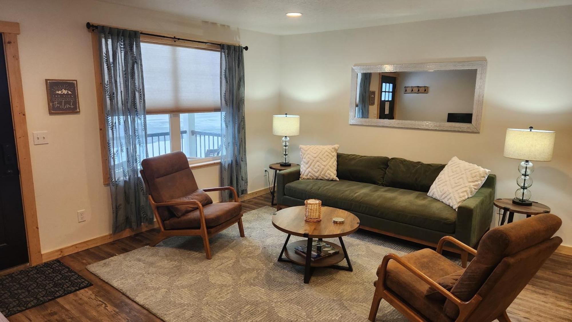 Beargrass Lodging & Rv Resort Hungry Horse Екстериор снимка
